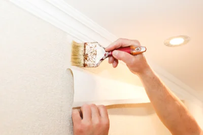 Pose de papier peint à Courbépine — revêtements muraux et toiles de verre